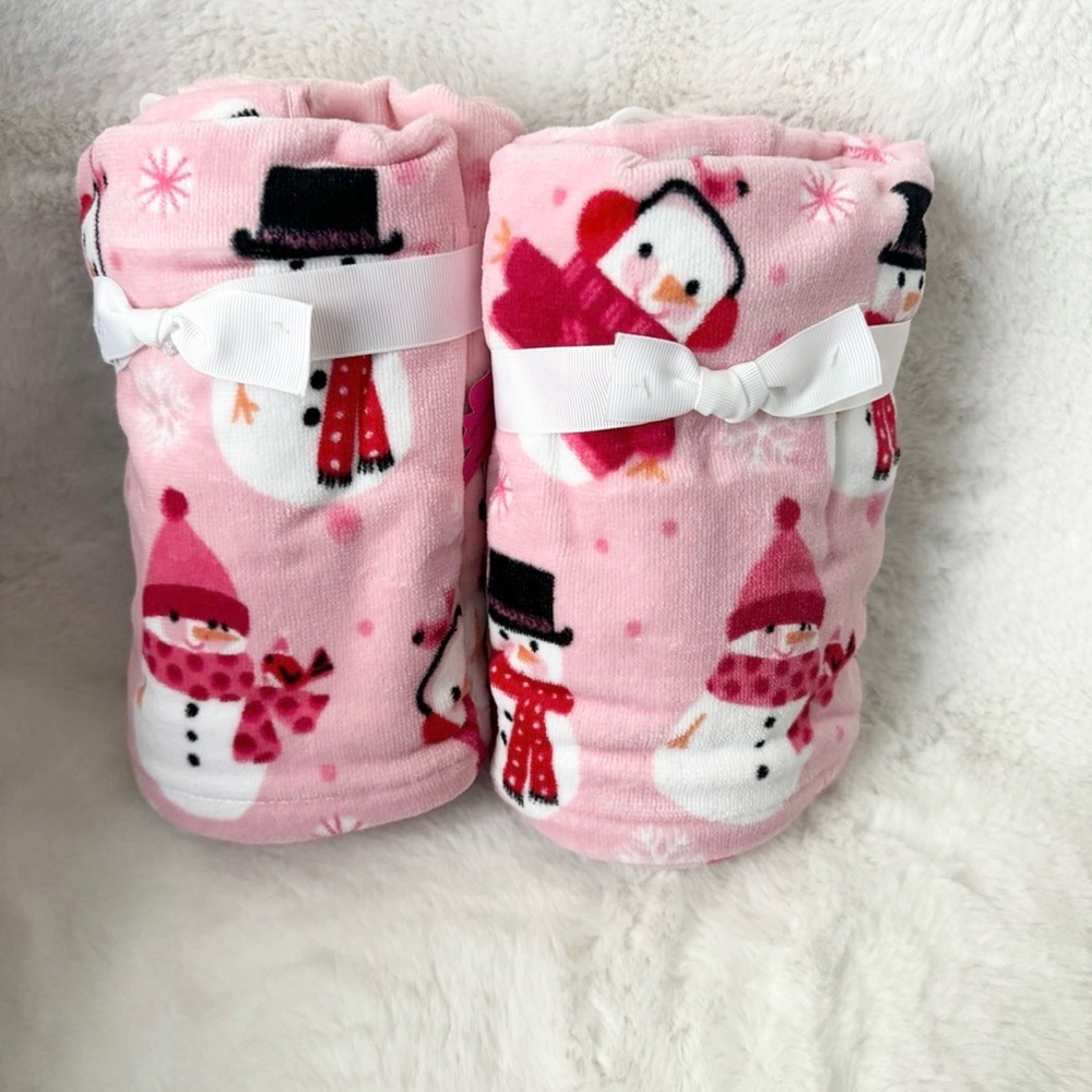 *NEW* Betsey Johnson Pink Snowman Hand Towels